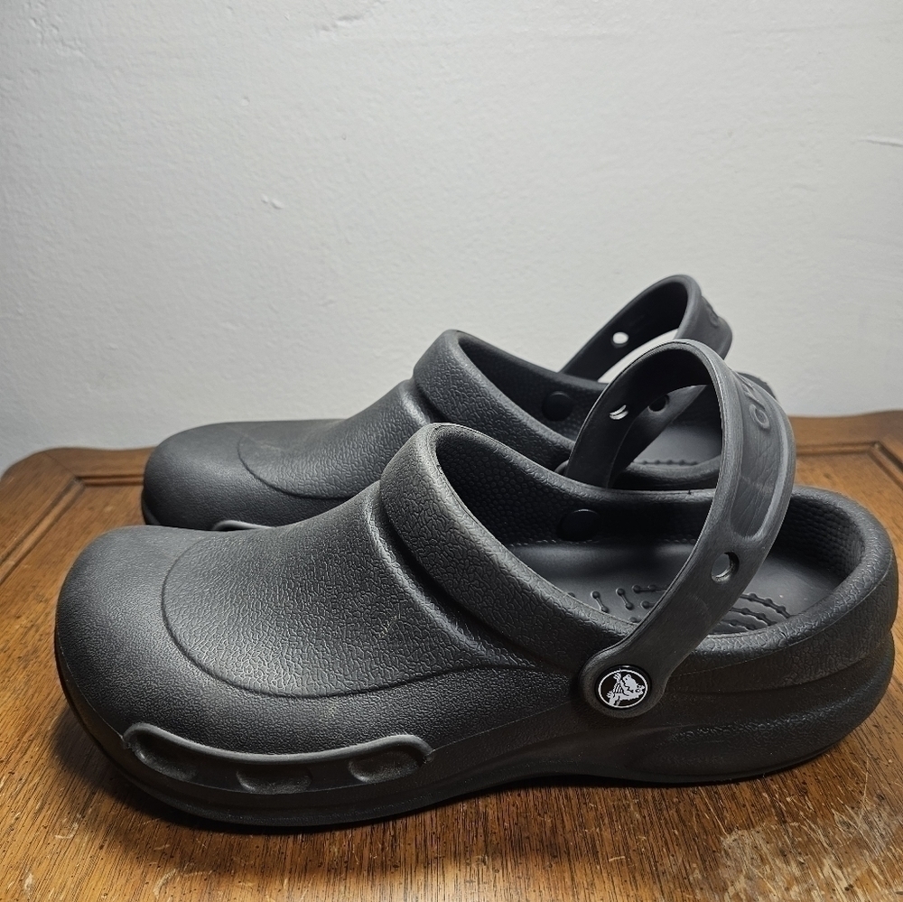 CROCS Black Classic Clogs Mens 10 Womens 12 Iconic Croc Comfort Sandals